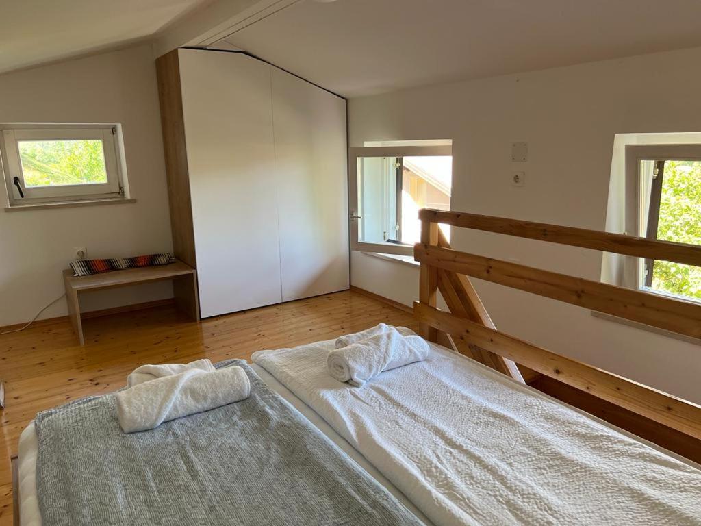 Cosy Cottage With Views Near โคบาริด ภายนอก รูปภาพ